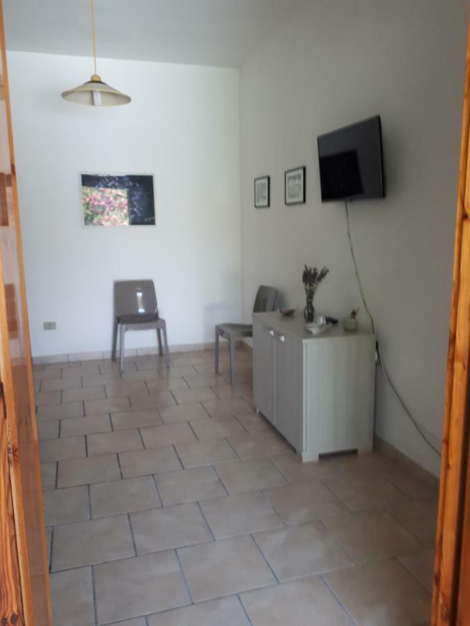 Villetta Lucia Torre dell'Orso Luaran gambar